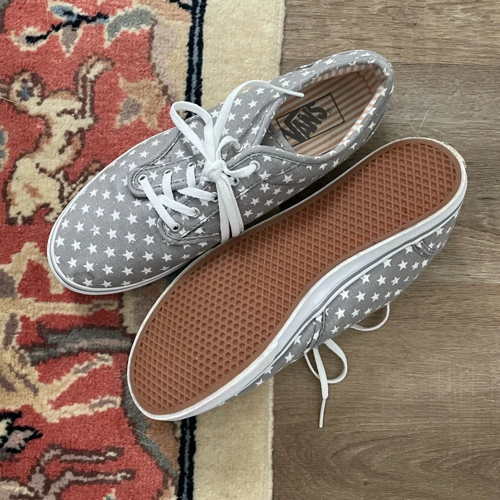 Vans Atwood Low 10 women’s Gray Star Sneaker